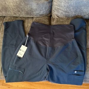 Yola Figs Maternity Scrubs